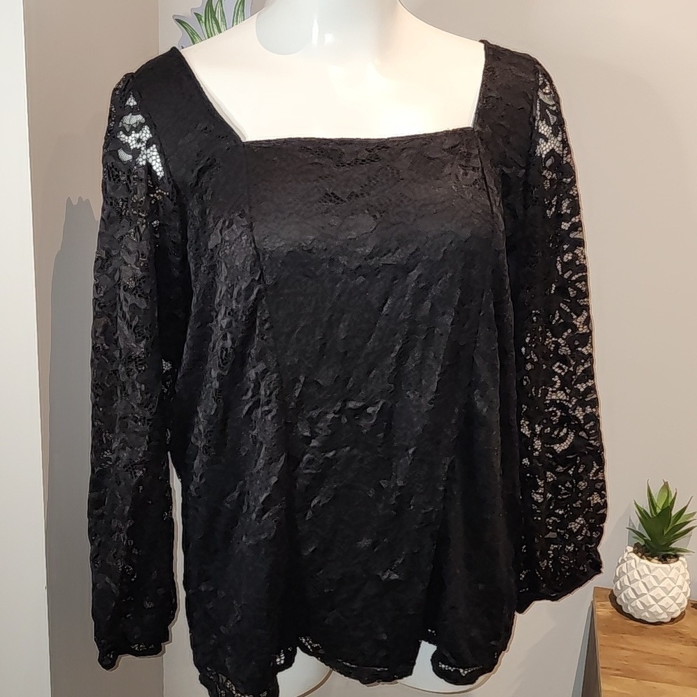 Torrid - Lace Square Neck Long Sleeve Top in Deep Black - Picture 2 of 13